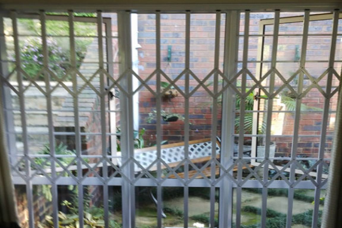 Glass and aluminium installation project 74