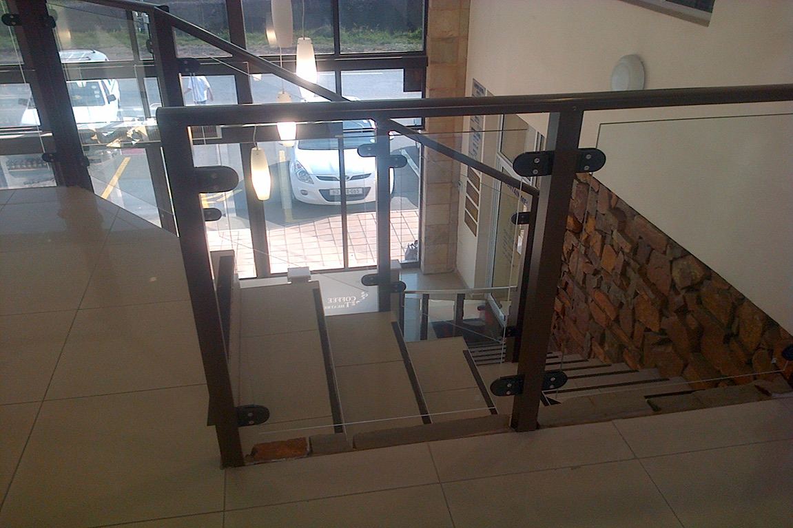 Glass and aluminium installation project 81