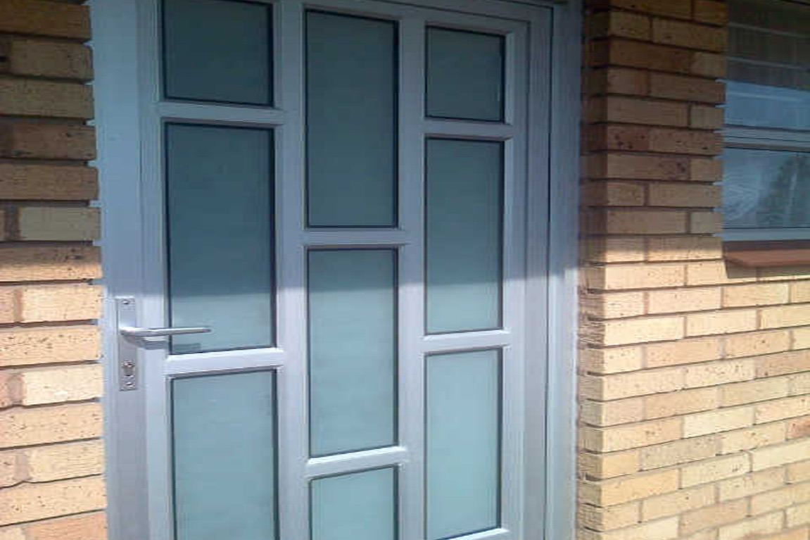 Glass and aluminium installation project 85