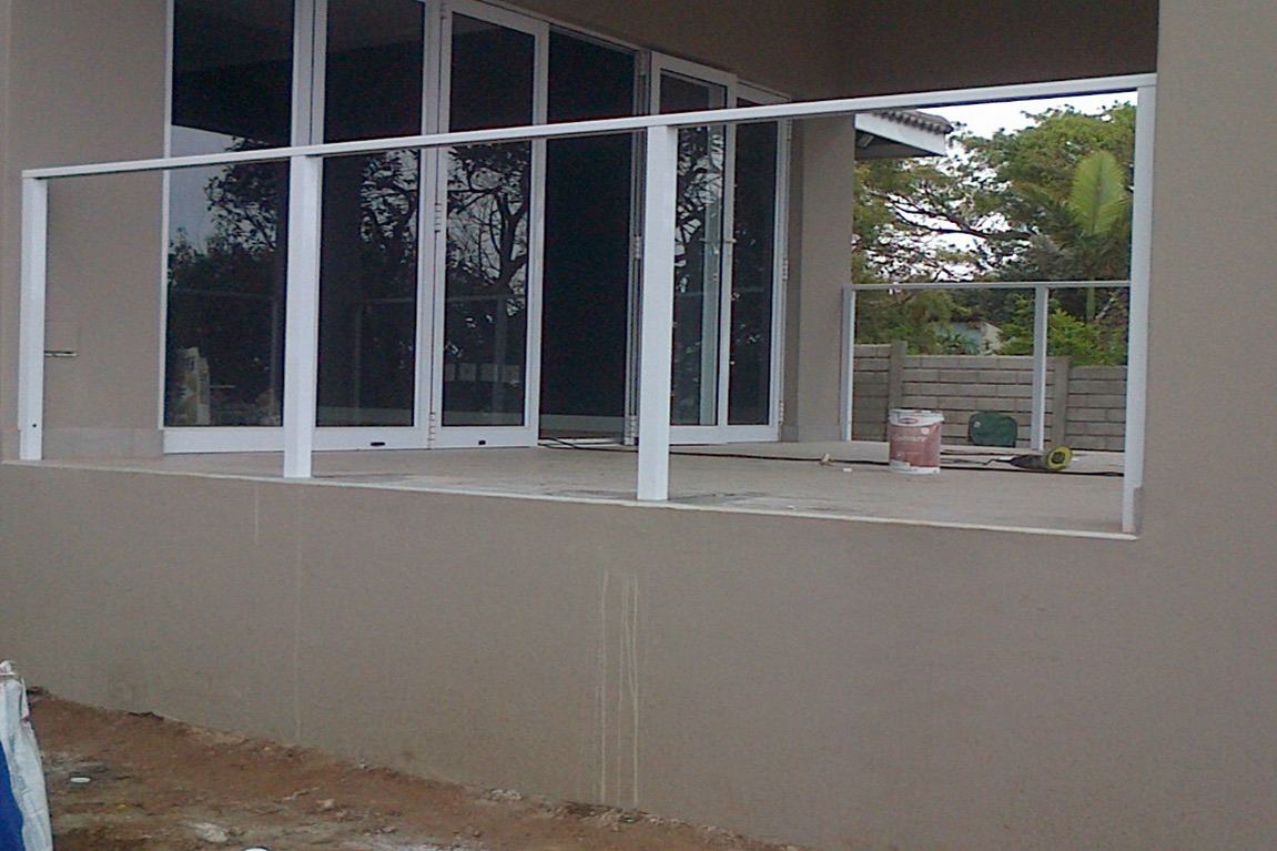 Glass and aluminium installation project 90